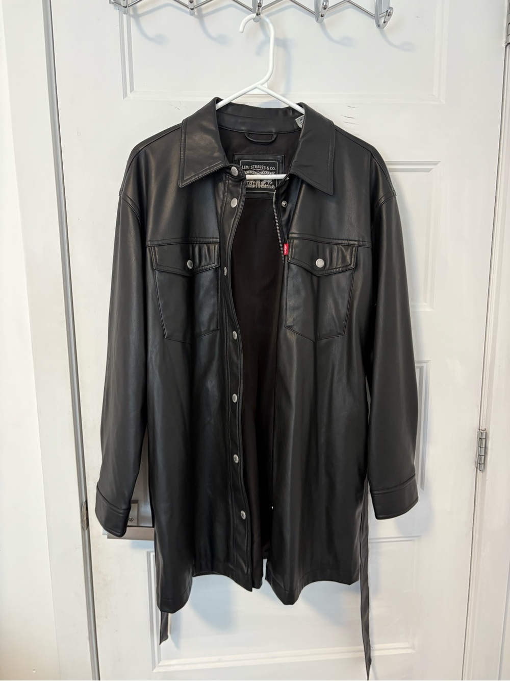 levi’s black leather jacket